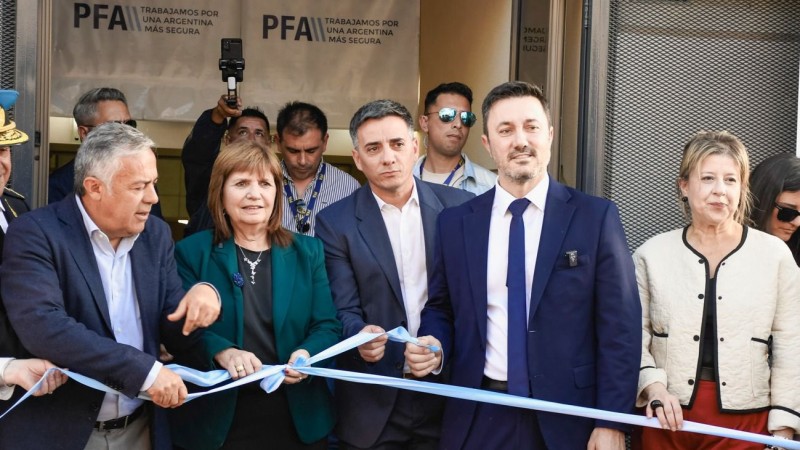 Bullrich inauguró bases federales en Mendoza